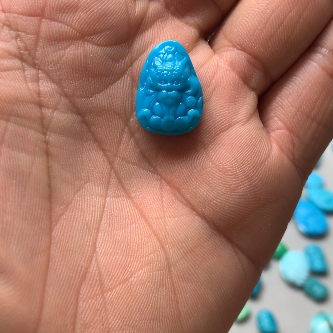 绿松石未镶嵌颈饰