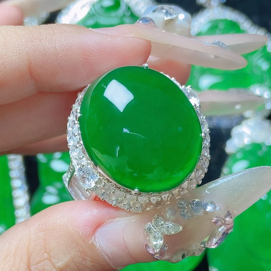 颈饰未镶嵌翡翠