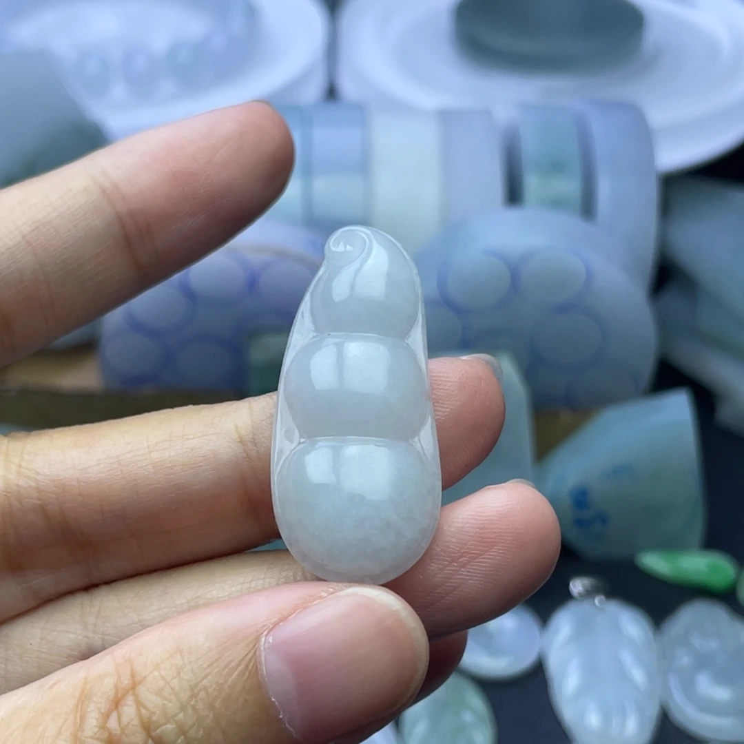 颈饰未镶嵌翡翠豆子