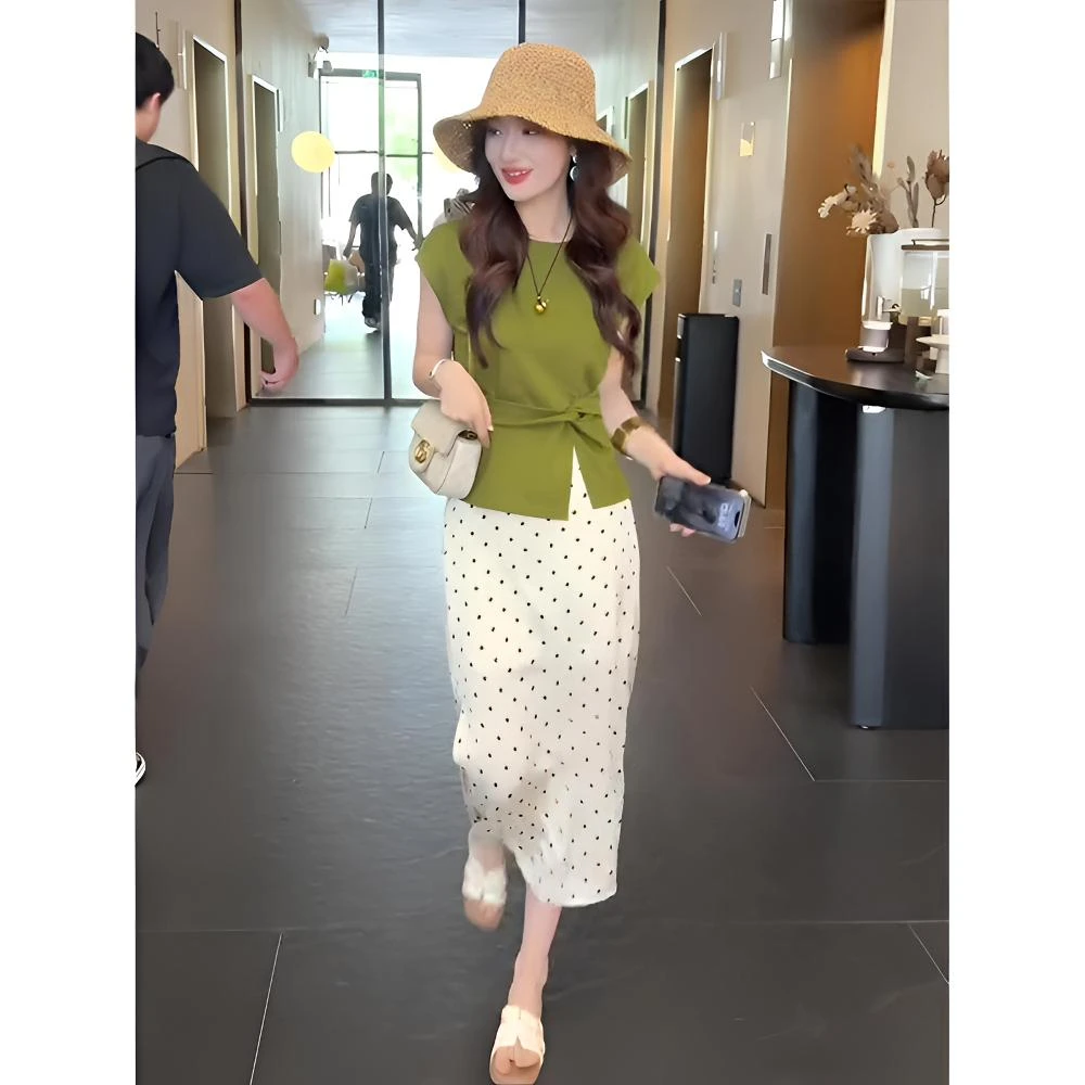 法式通勤气质套装夏女2025新款设计感收腰显瘦短袖t恤波点半身裙