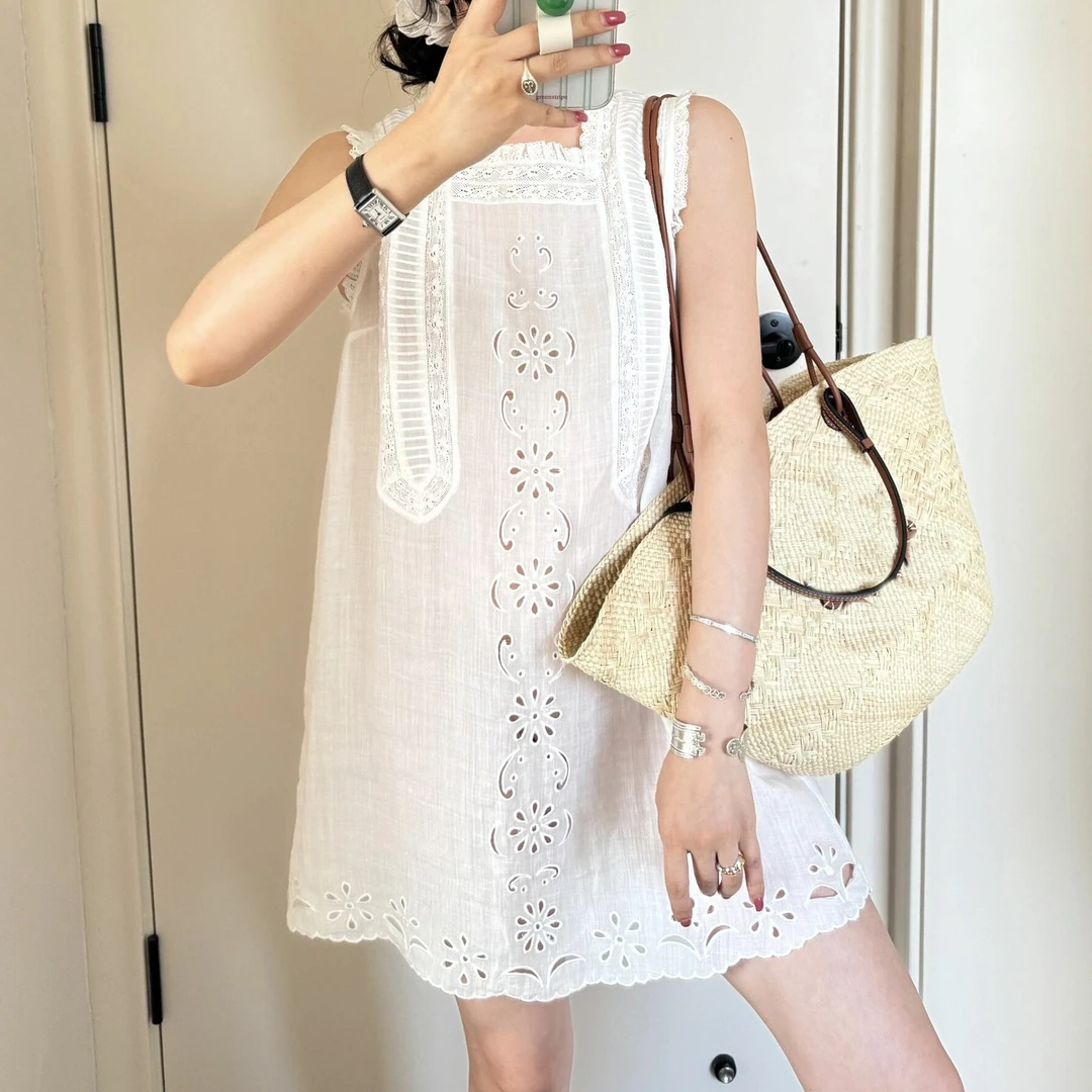 现货2025春夏小众复古气质刺绣镂空蕾丝上衣拼接无袖小个子连衣裙