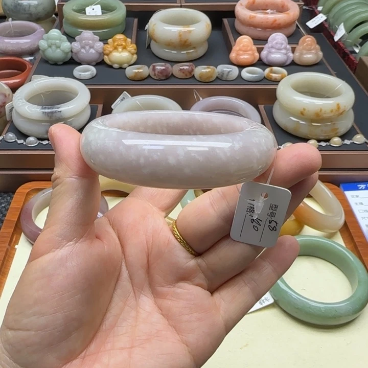 石英岩玉未镶嵌手镯58.7