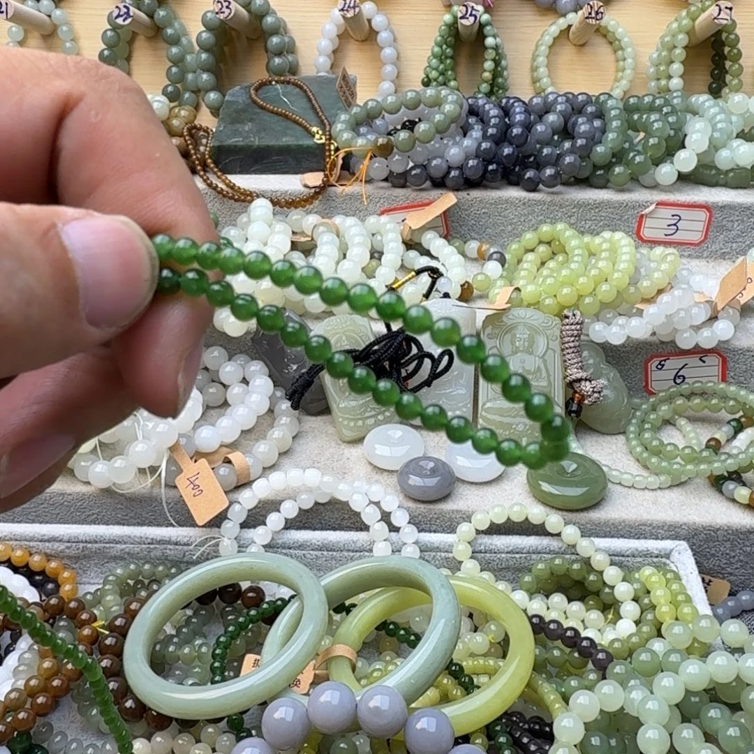 浅***然和田玉未镶嵌手链