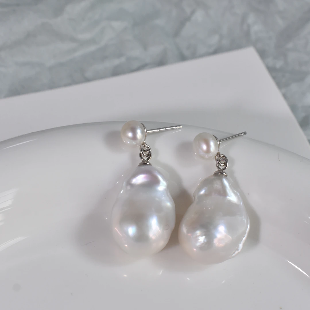 天然淡水巴洛克百搭设计款珍珠耳环气质通勤耳坠（多样性发货）