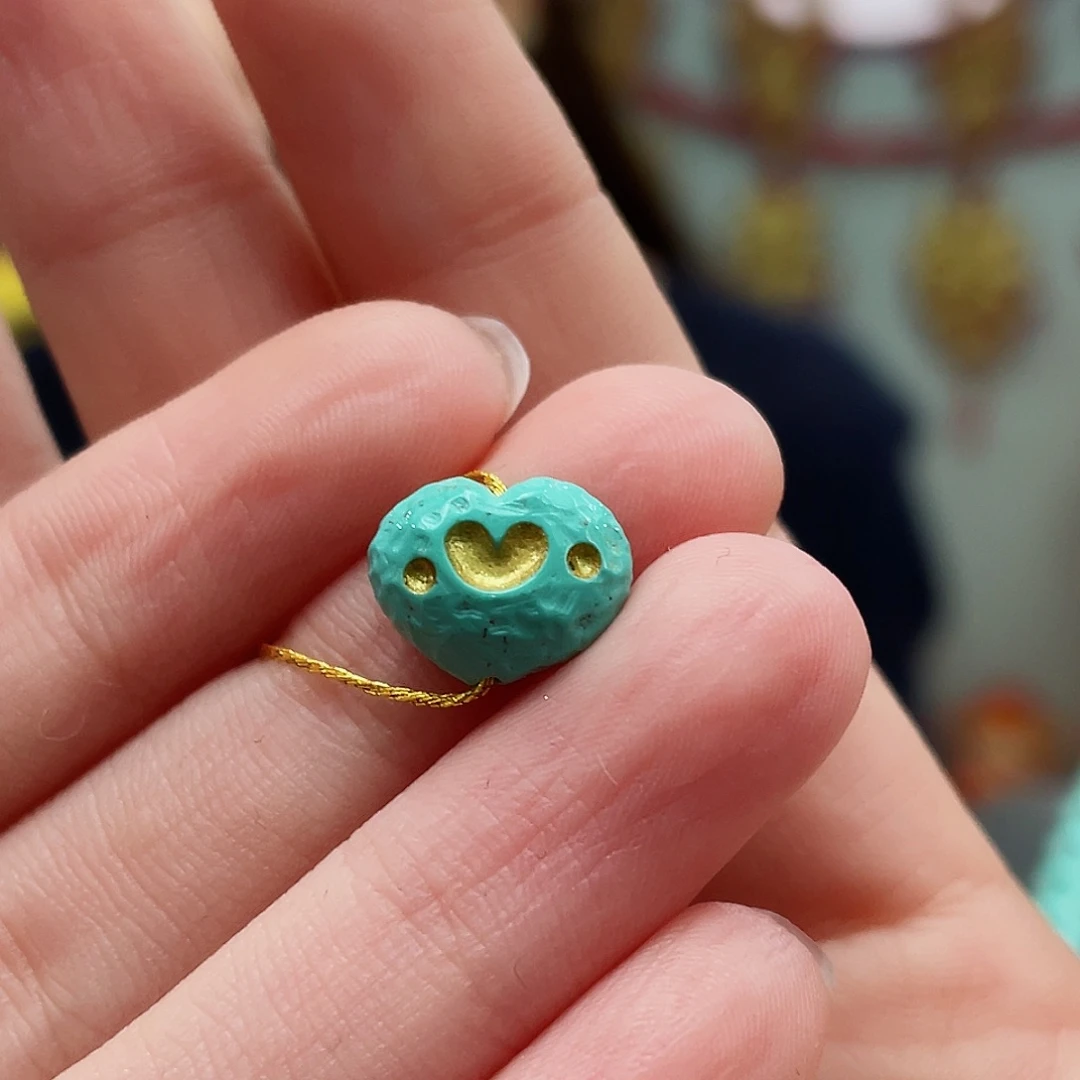 绿松石颈饰未镶嵌