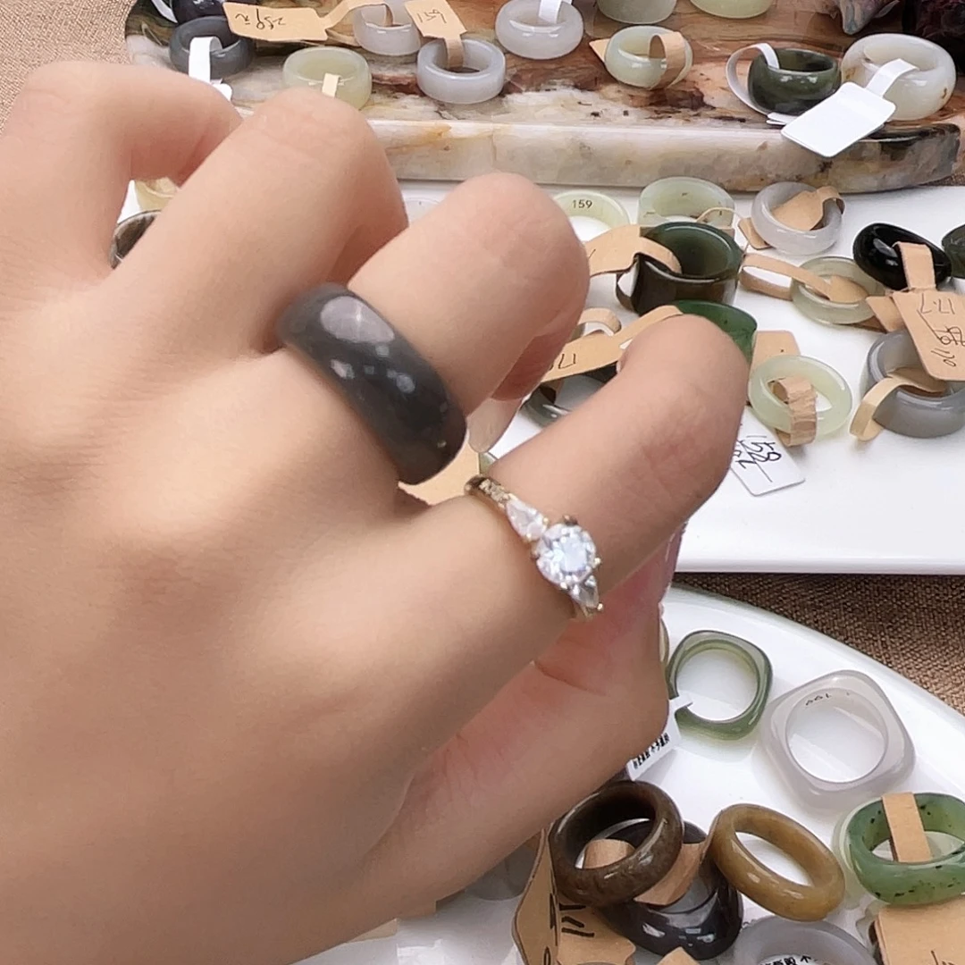 未镶嵌戒指和田玉（糖玉）c82飘墨轮胎17.7不退货