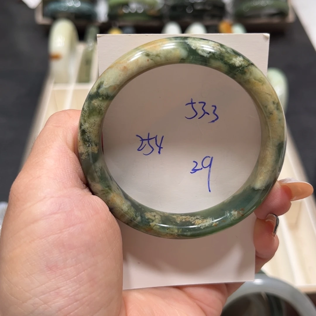 蛇纹石玉未镶嵌手镯
