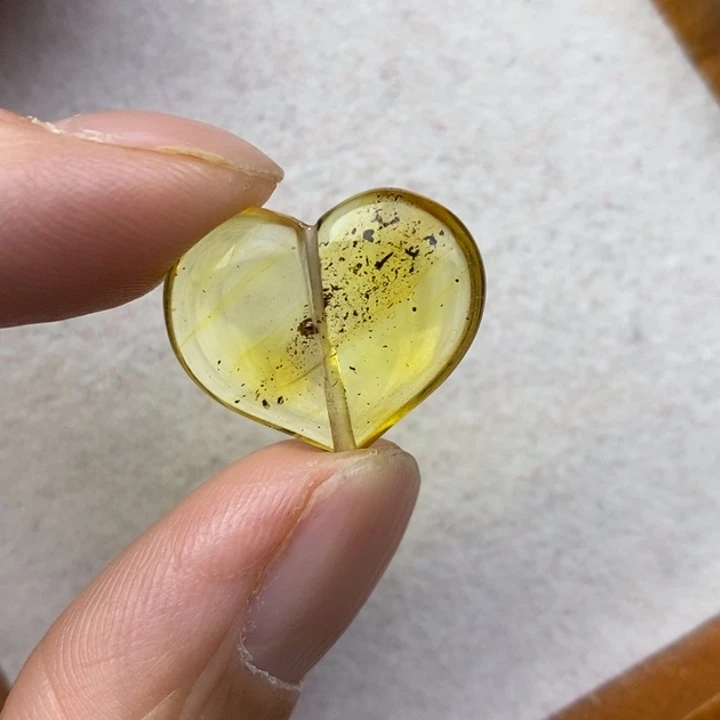 琥珀未镶嵌裸石微瑕花粉卡21.2