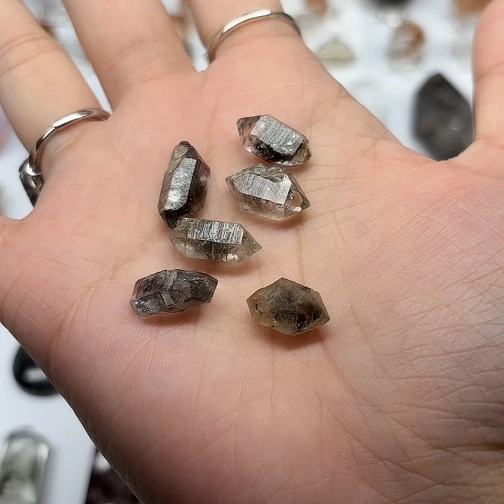 水晶颈饰未镶嵌6颗闪灵钻