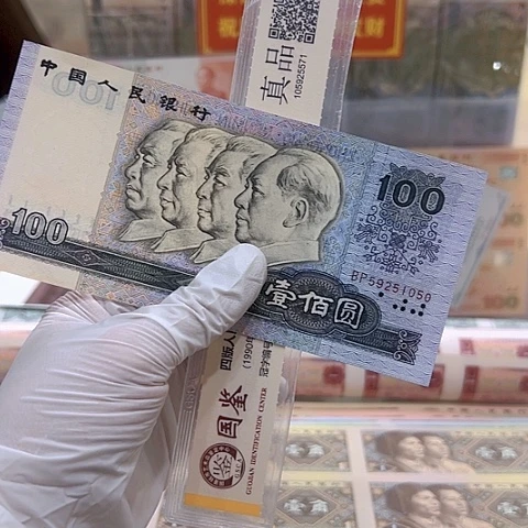 忠*在干嘛我现在去接她啊