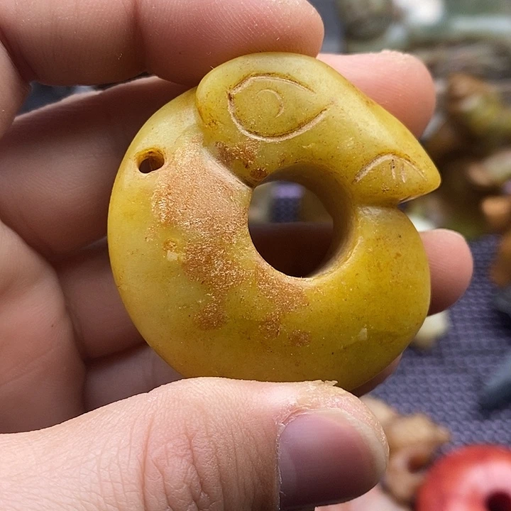 未镶嵌蛇纹石玉颈饰