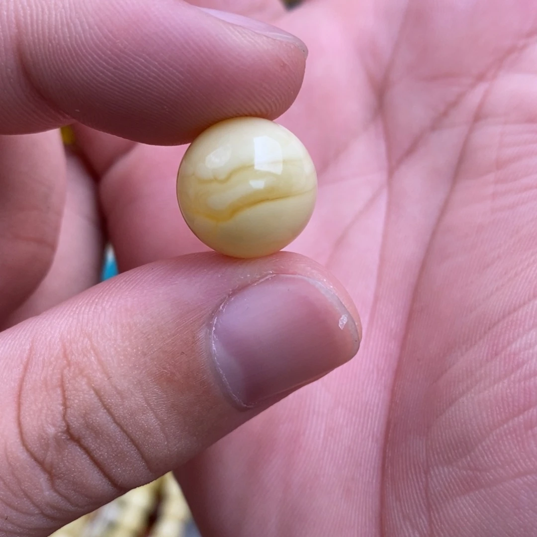 嘴***唇裸石蜜蜡未镶嵌配饰