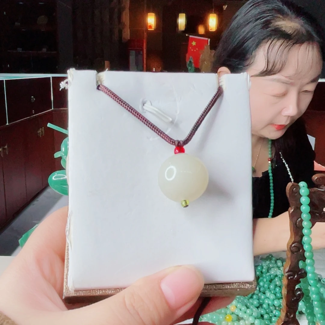 密玉（石英质玉）未镶嵌颈饰