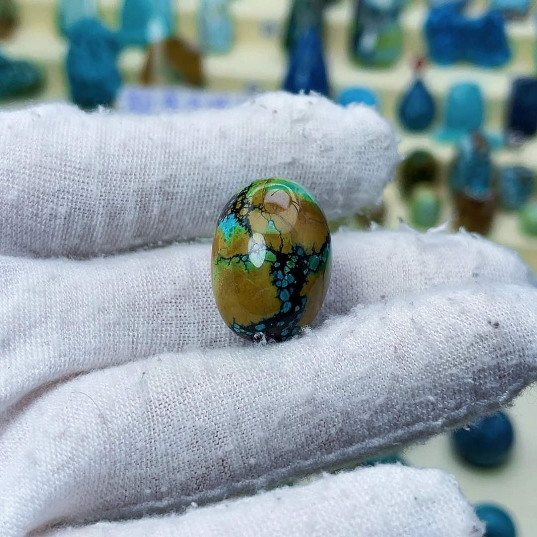 绿松石颈饰未镶嵌