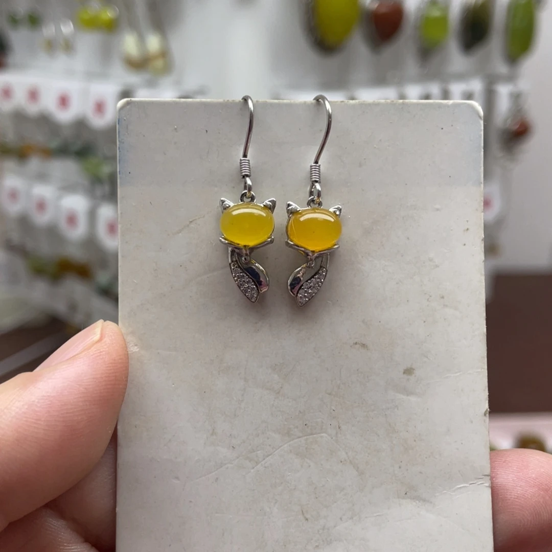 蛇纹石玉未镶嵌耳饰