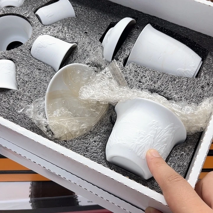 孤品茶具套装等。