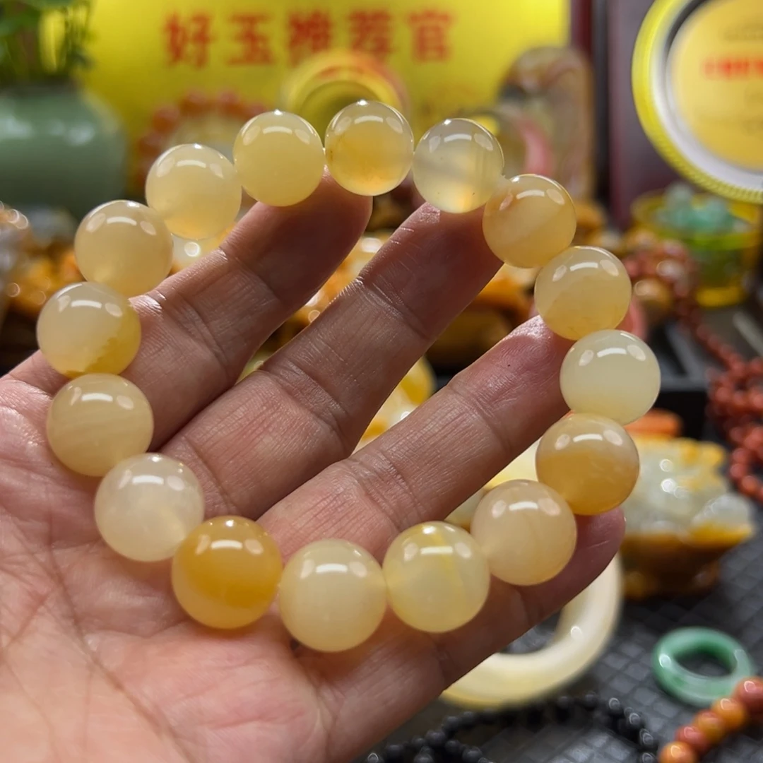颈饰未镶嵌石英质玉