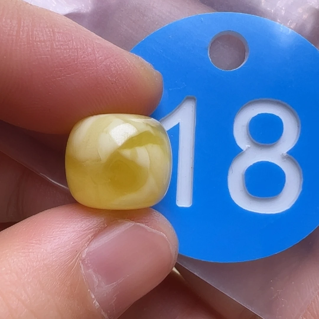 蜜蜡未镶嵌珠宝奇石12.8m m