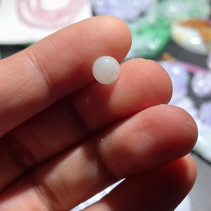 翡翠未镶嵌颈饰幸**乐天