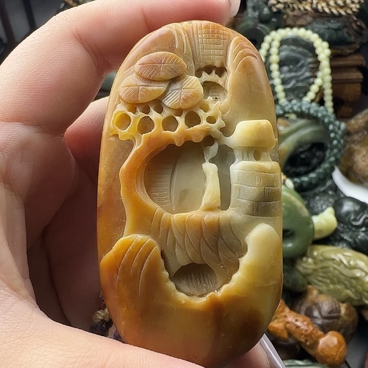 透闪石质玉未镶嵌珠宝奇石