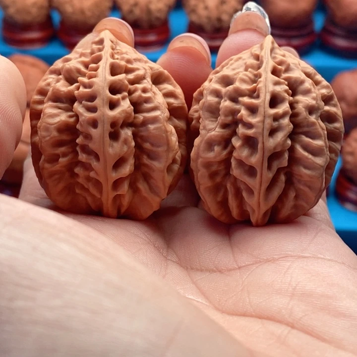 核桃精品文玩核桃手捻八爪金龙