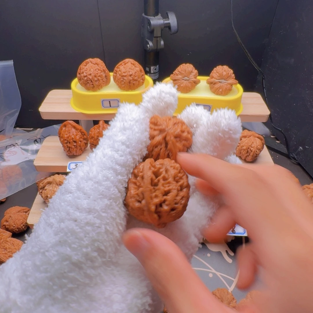 曾***思橄榄核吊坠核桃粗筋43 44