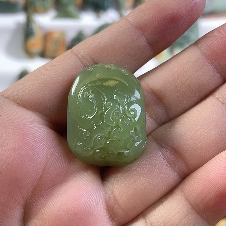 岫岩河磨玉（透闪石质玉）未镶嵌颈饰