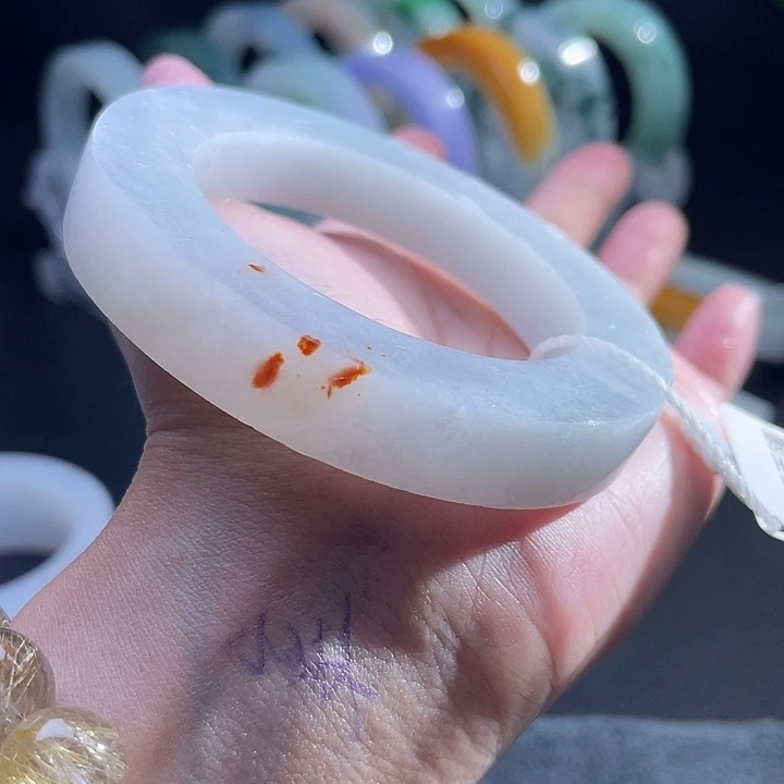 定制翡翠未镶嵌翡翠手镯