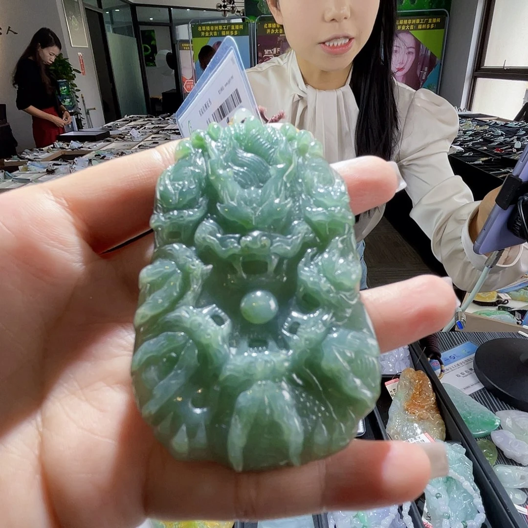 颈饰未镶嵌翡翠一个