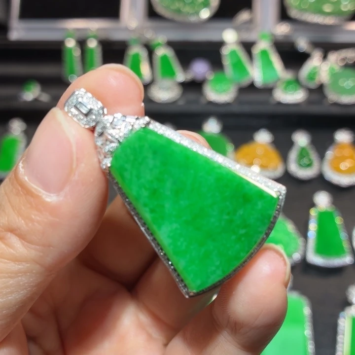 翡翠18K金镶嵌吊坠(不含链)翡翠