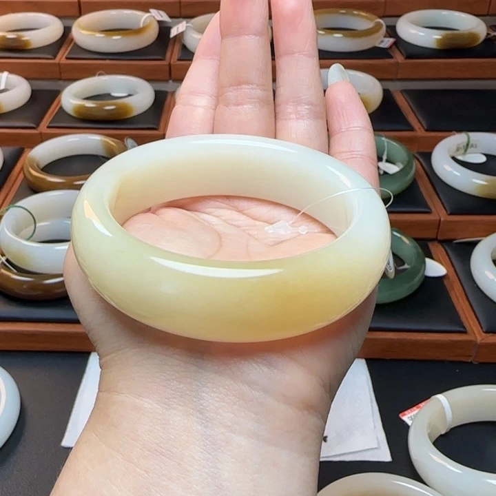 水***天未镶嵌手镯和田玉