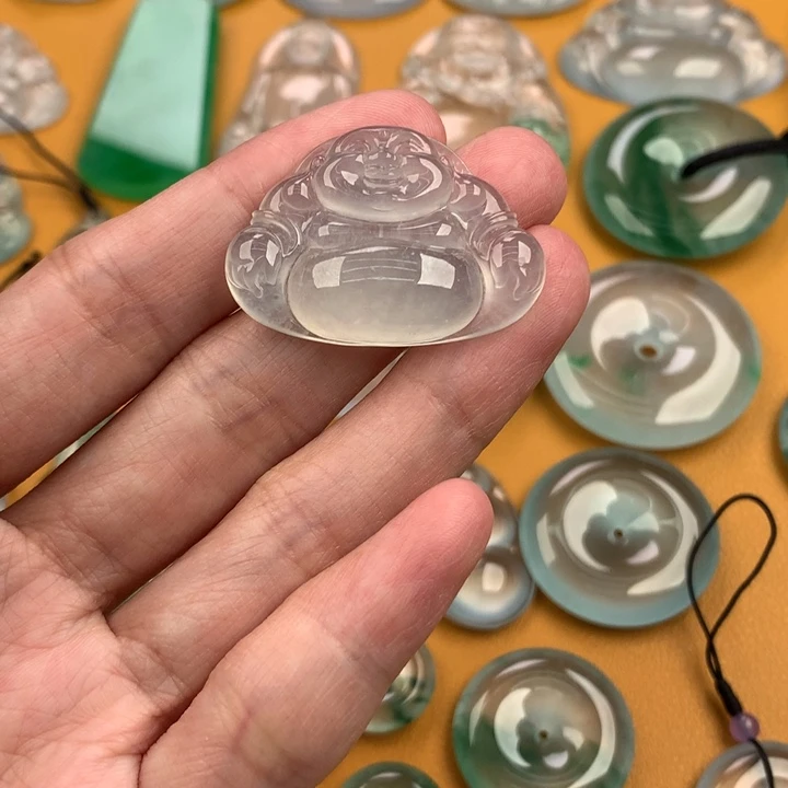 颈饰未镶嵌翡翠….