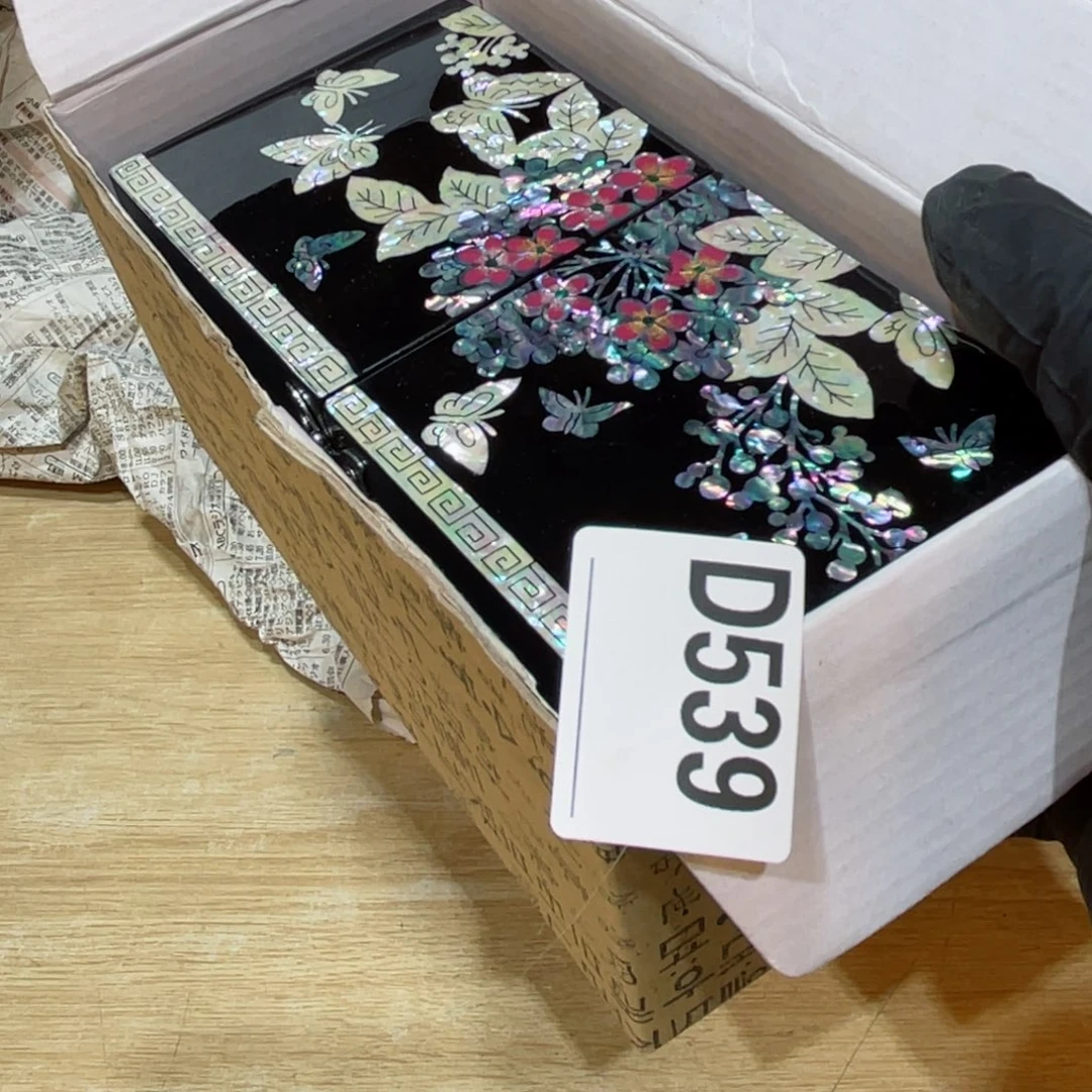 茶杯里有个大的塑料一*