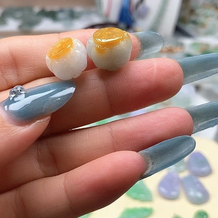 翡翠未镶嵌吊坠(不含链)一个60