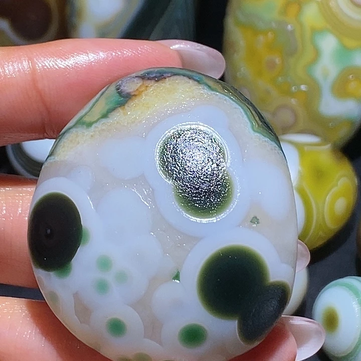 玛瑙/玉髓未镶嵌珠宝奇石151