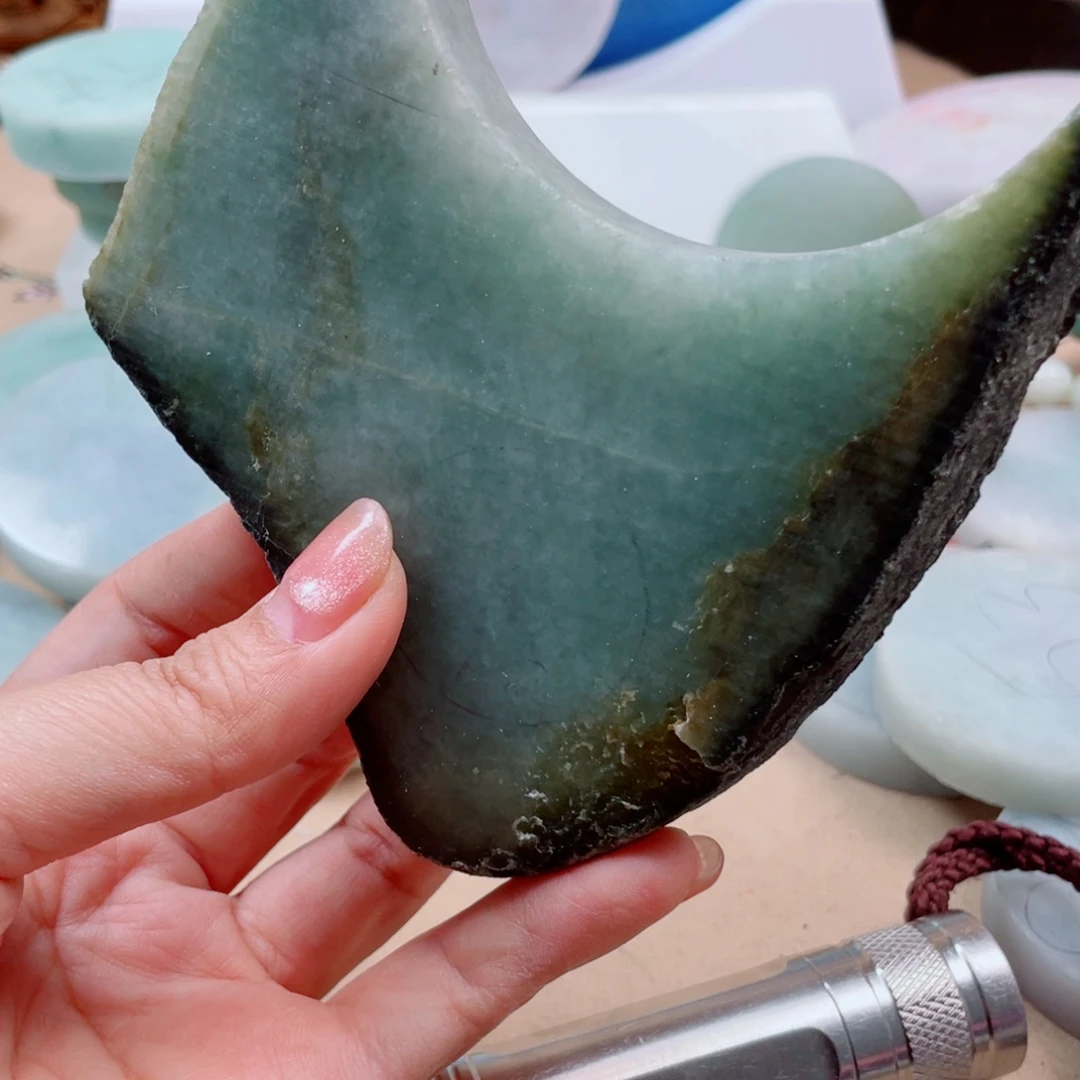 翡翠未镶嵌颈饰022……
