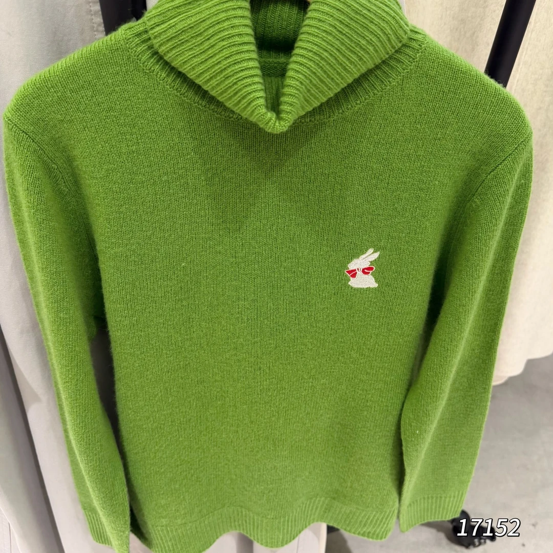 17152 CHUXUN（部分无水洗唛，介意慎拍)小兔子刺绣高领针织衫