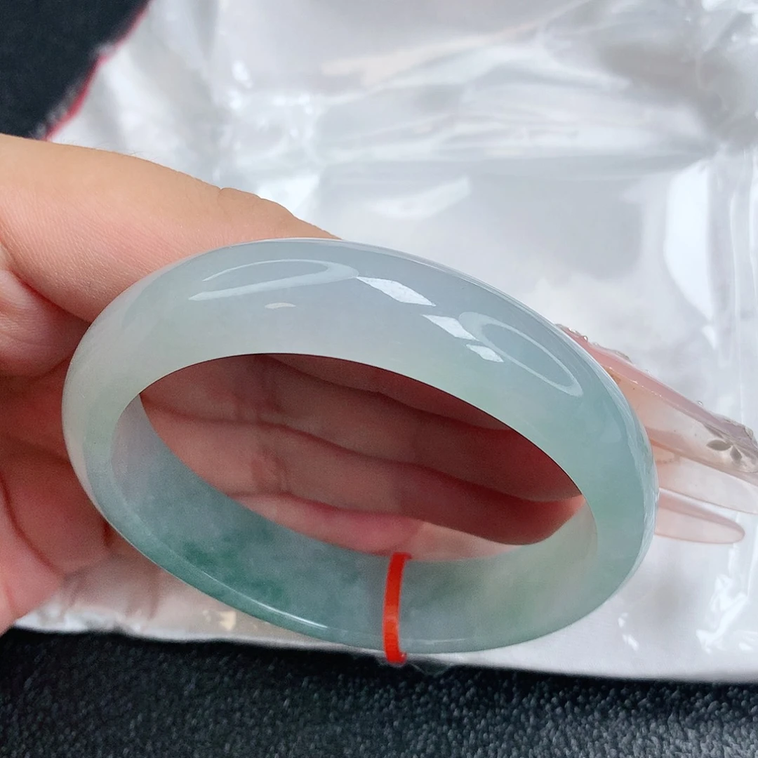 【闪购商品】未镶嵌手镯（贵妃镯）翡翠，55