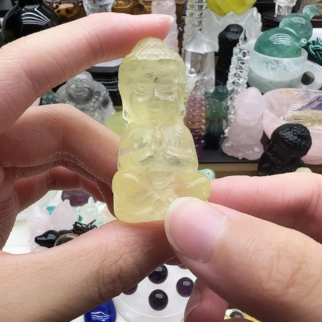 8***哥车挂未镶嵌水晶摆件