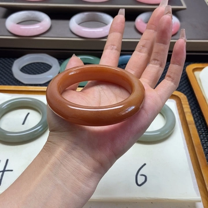 石英岩玉手镯未镶嵌