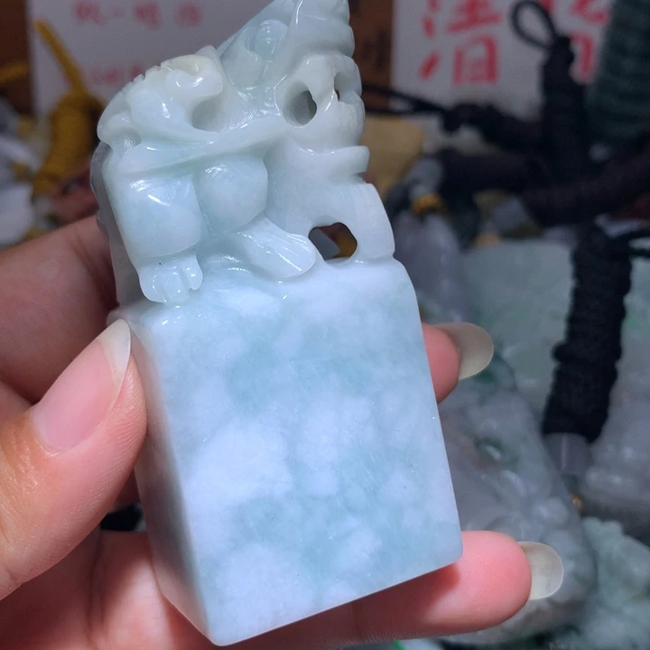 翡翠未镶嵌颈饰保真天然A货翡翠