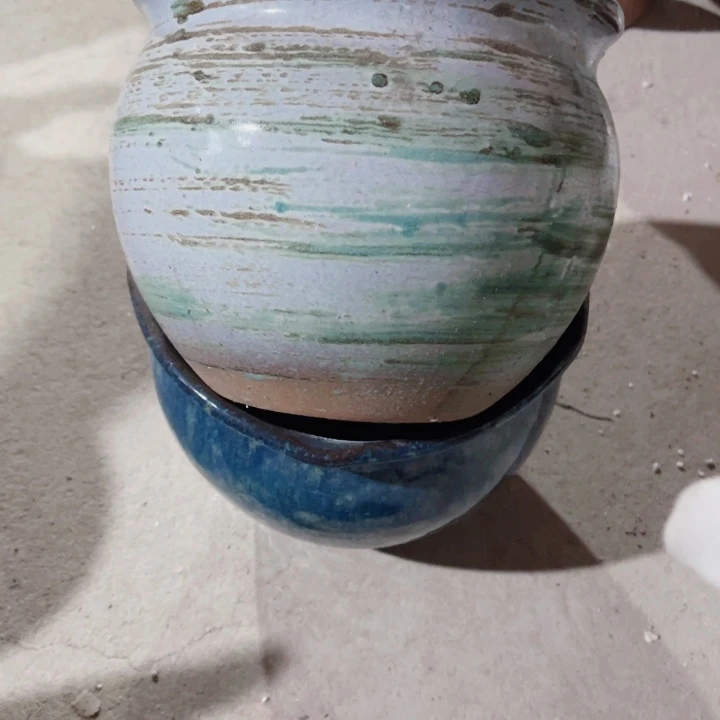 红陶口径20高度17两只小瑕疵