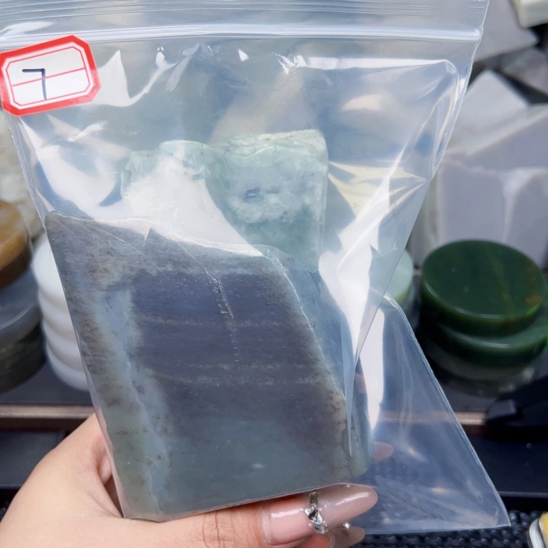 和田玉和田玉边角料未镶嵌