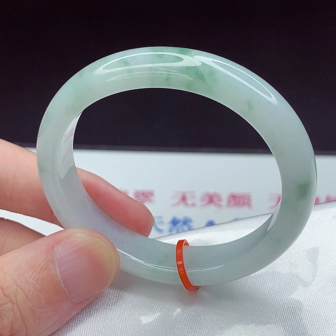 翡翠未镶嵌手镯53.8圈贵妃