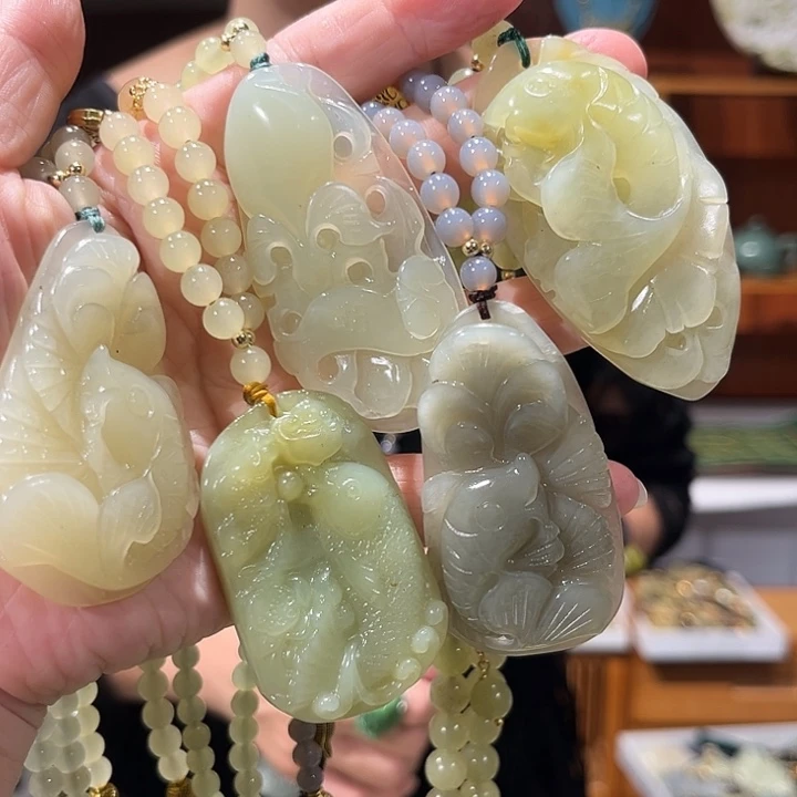 未镶嵌岫玉毛衣链