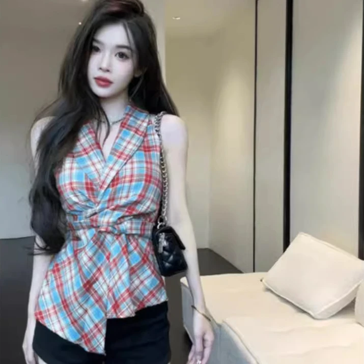 复古多巴胺穿搭格子女夏外穿不规则独特别致甜辣收腰无袖上衣