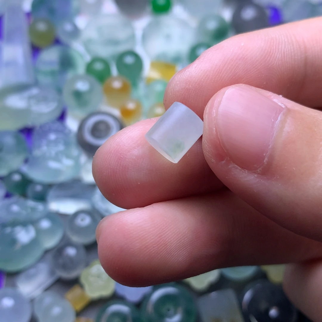 定制翡翠未镶嵌挂件