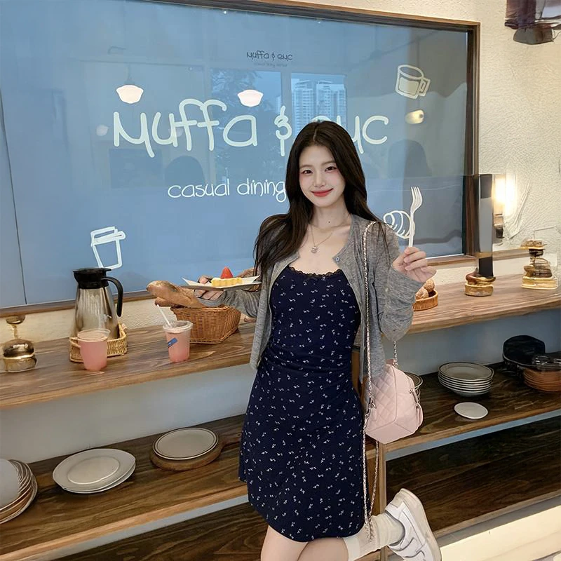 夏日穿搭一整套高级感碎花吊带连衣裙防晒开衫显瘦气质减龄两件套