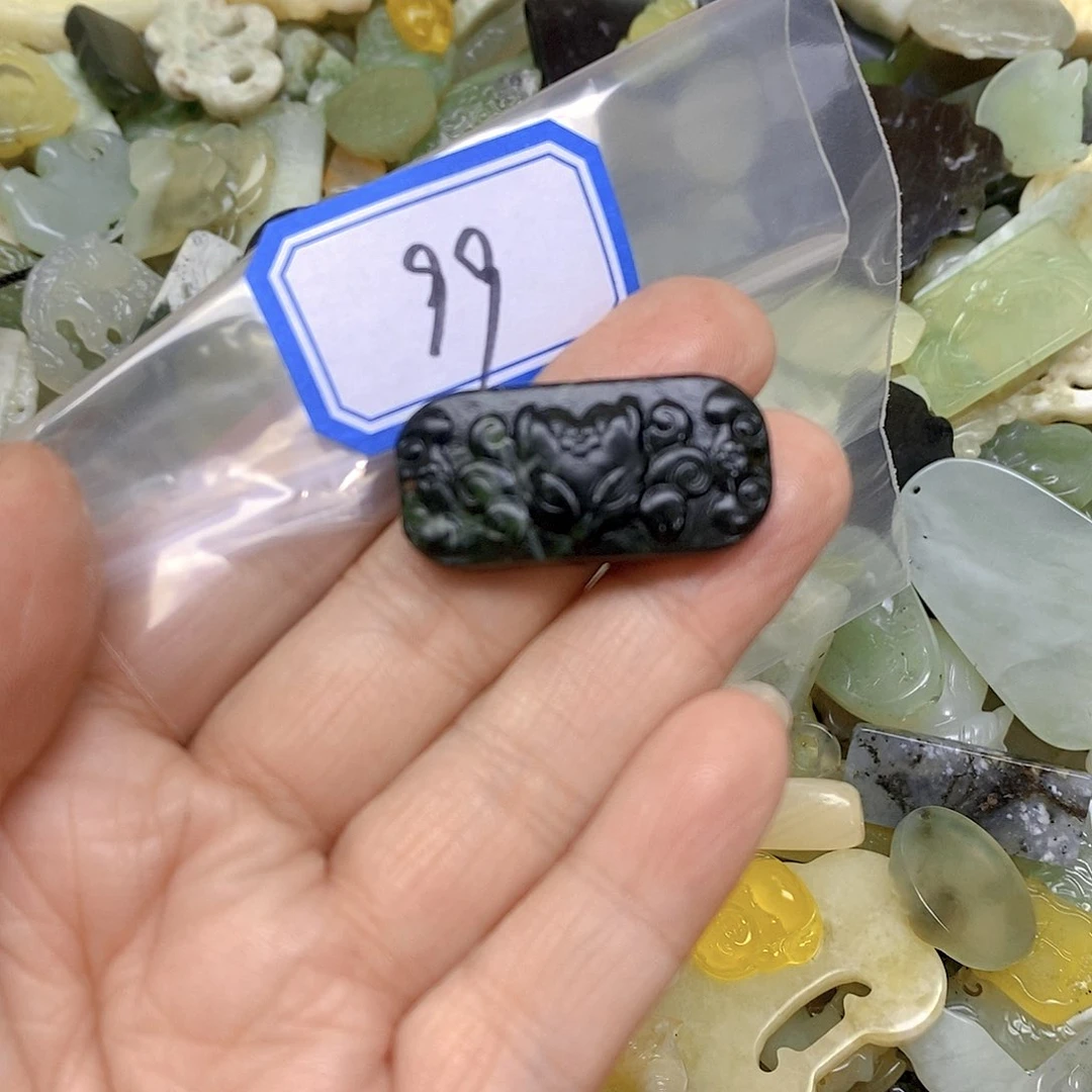 蛇纹石玉颈饰未镶嵌99