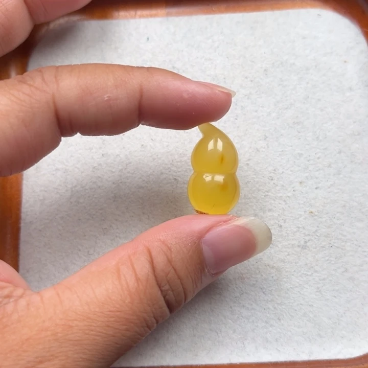 琥珀未镶嵌珠宝奇石M248号蜜蜡葫芦